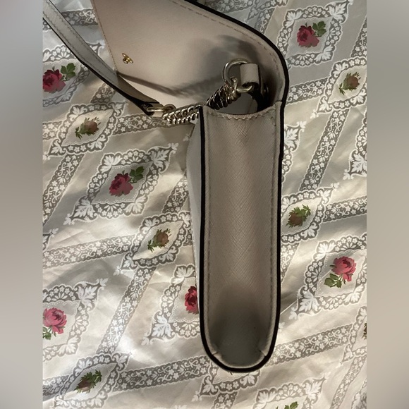 Kate Spade Beige Crossbody Bag with Gold Chain - Picture 9 of 14